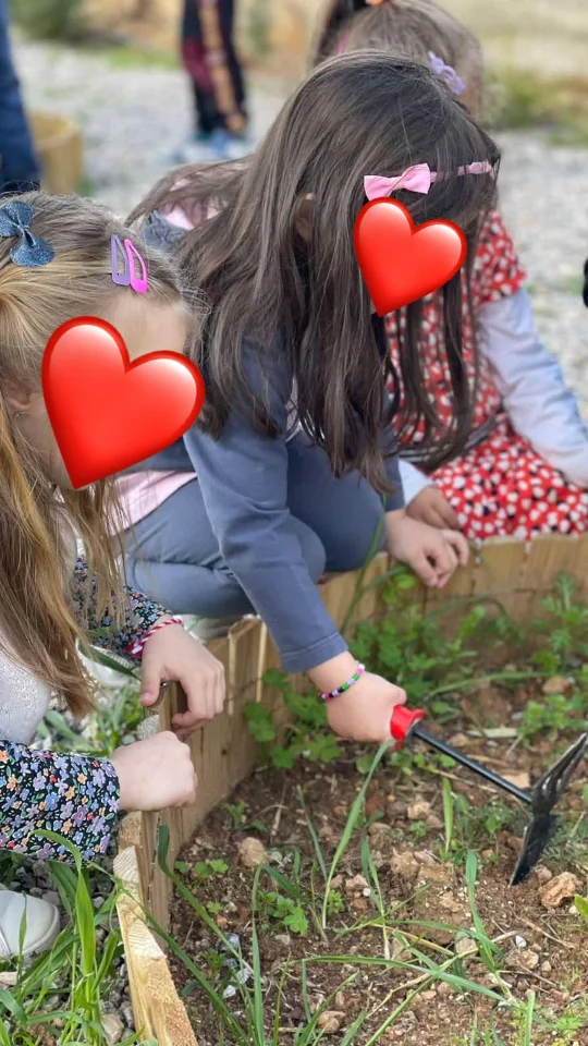 Στιγμιότυπο από δημιουργική δράση στο σχολείο Η Πεταλούδα